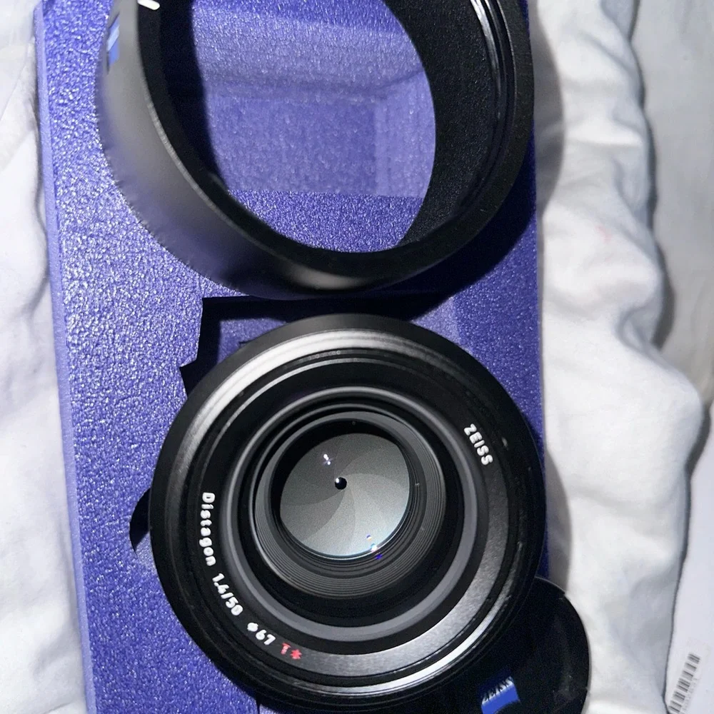 ZEISS Milvus 50mm f/1.4 Full Frame Camera Lens for Canon EF-Mount ZE, Black